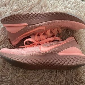 Nike Women's Epic React Flyknit 2 Running Shoes